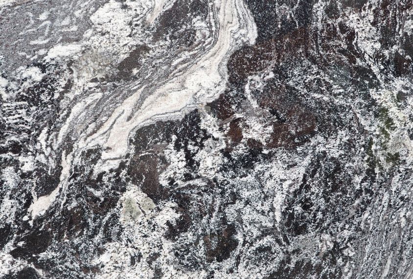 Амфиболит Гранатовый Айс