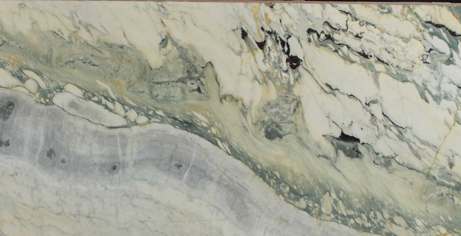 Breccia Capraia — мрамор — фрагмент