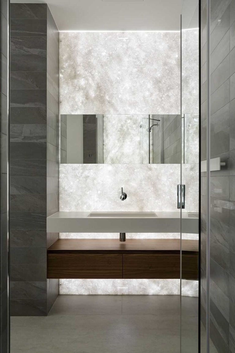 Opal White — мрамор — фотография камня