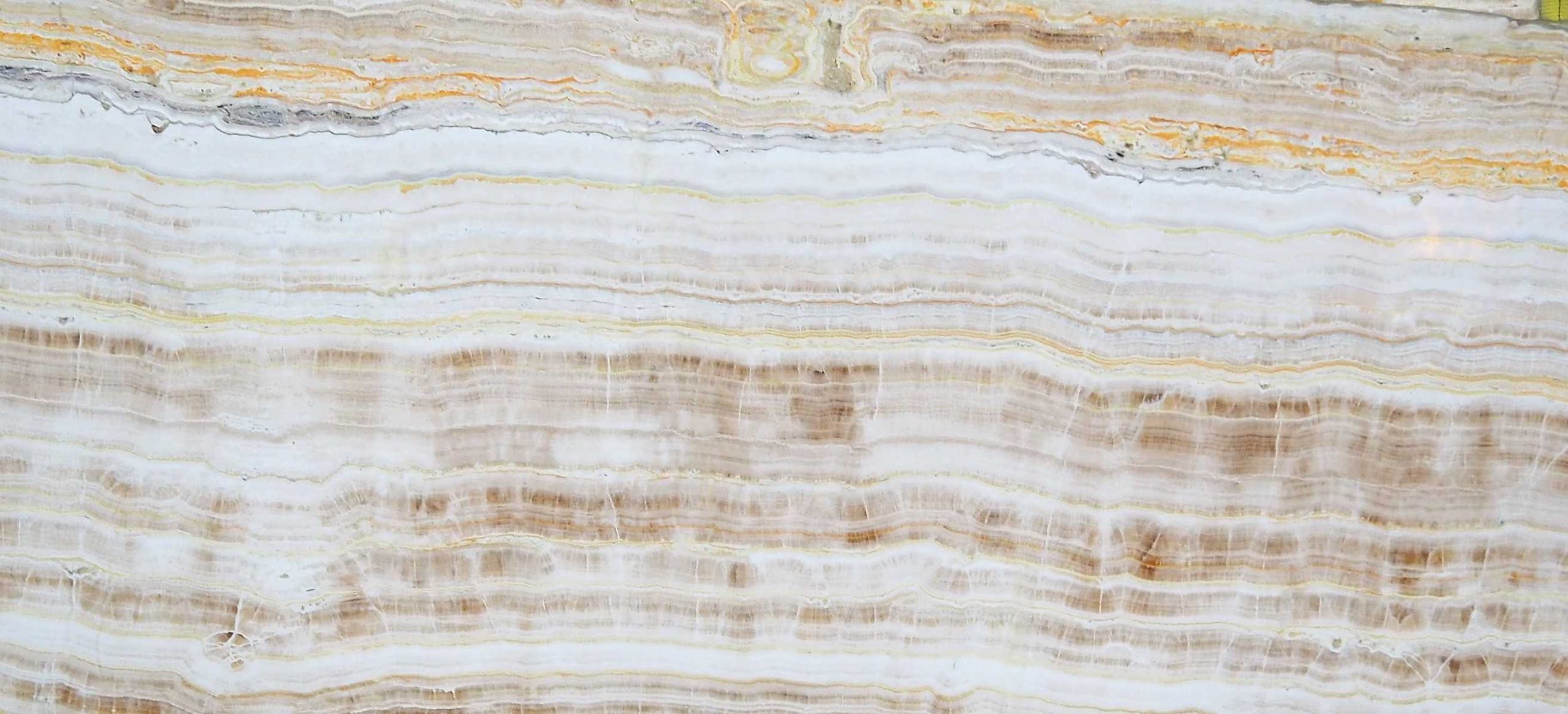 Onyx Striato D`Oro — оникс — фрагмент