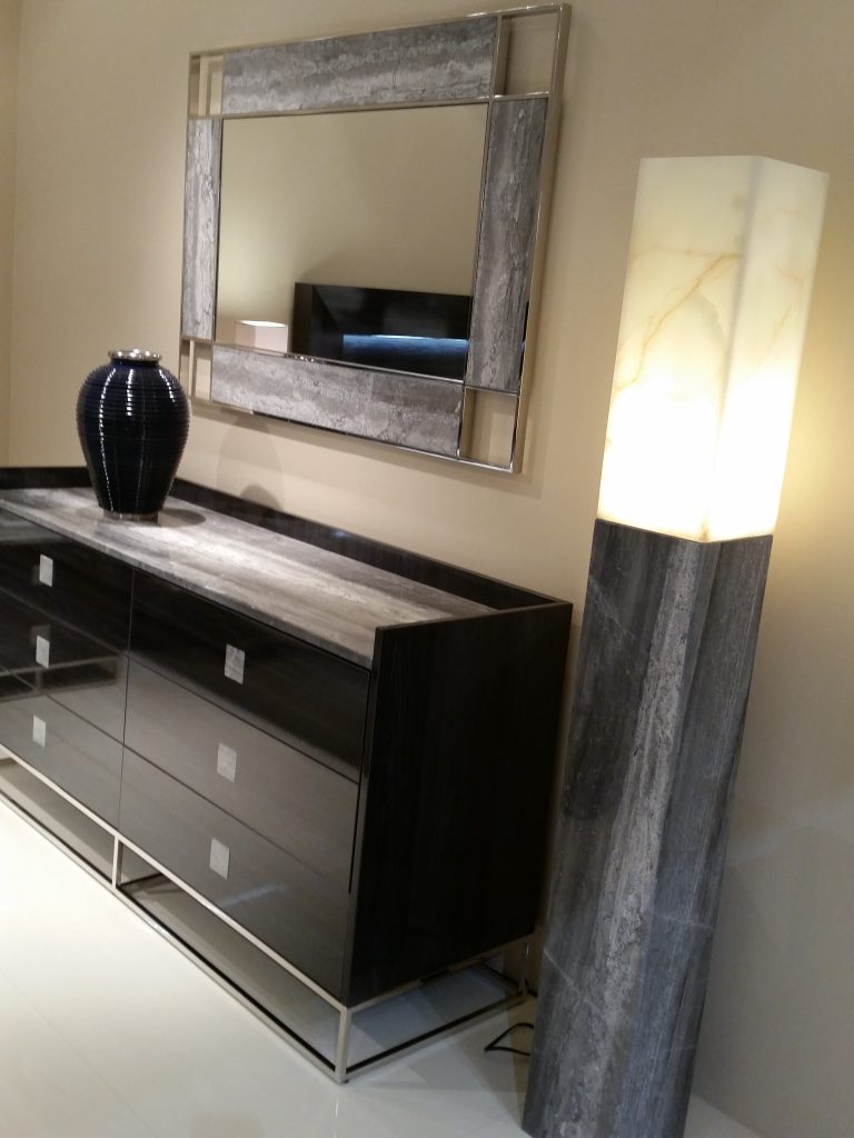 Travertine Silver — травертин — фотография камня