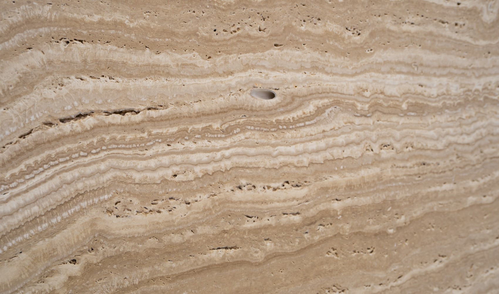 Travertine Ivory Cross Cut — травертин — фрагмент