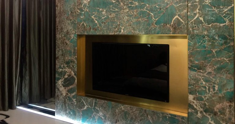 Amazonite — гранит — фотография камня