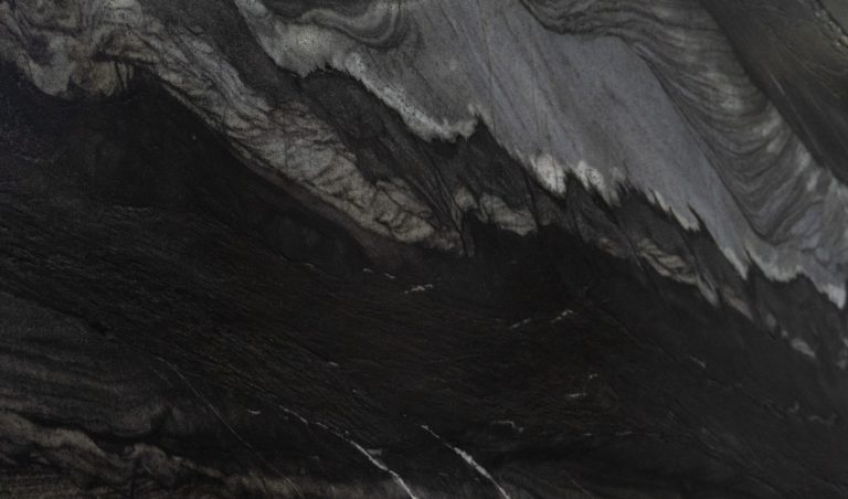 Black Tempest — кварцит — фотография камня