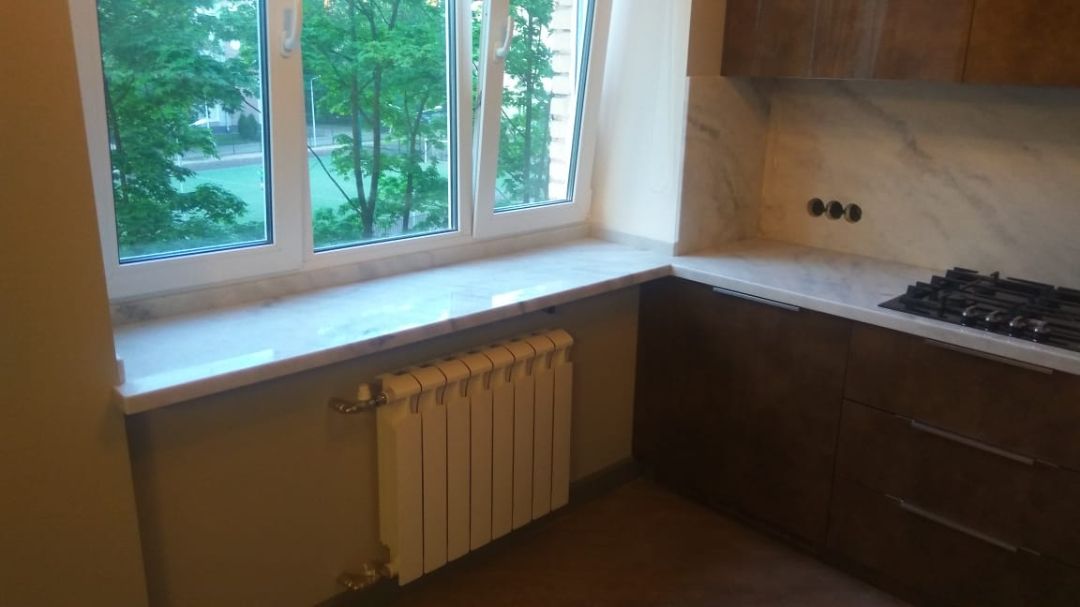 Подоконник или барная стойка из камня на заказ в СПб