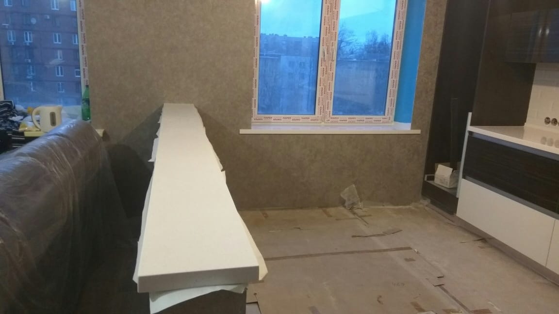 Подоконник или барная стойка из камня на заказ в СПб